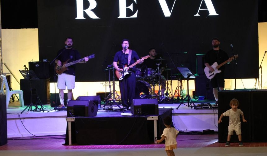 54. Geleneksel İskele Festivali’nde Yakamoz ve Grup Reva sahne aldı