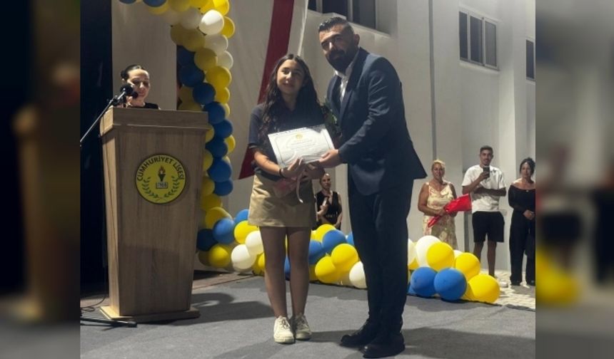 Cumhuriyet Lisesi'nde çifte gurur: Yenilenen okulda ilk mezuniyet