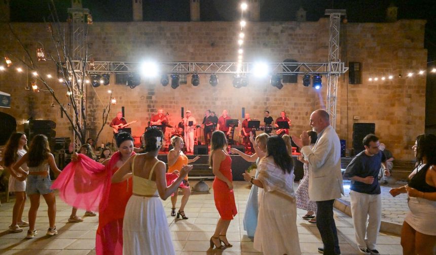 Lefkoşa Belediye Orkestrası sezonu Latin Konseri ile tamamladı