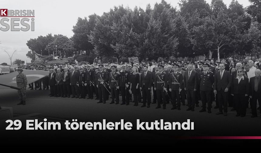 Cumhuriyet Bayramı ilçelerde törenlerle kutlandı